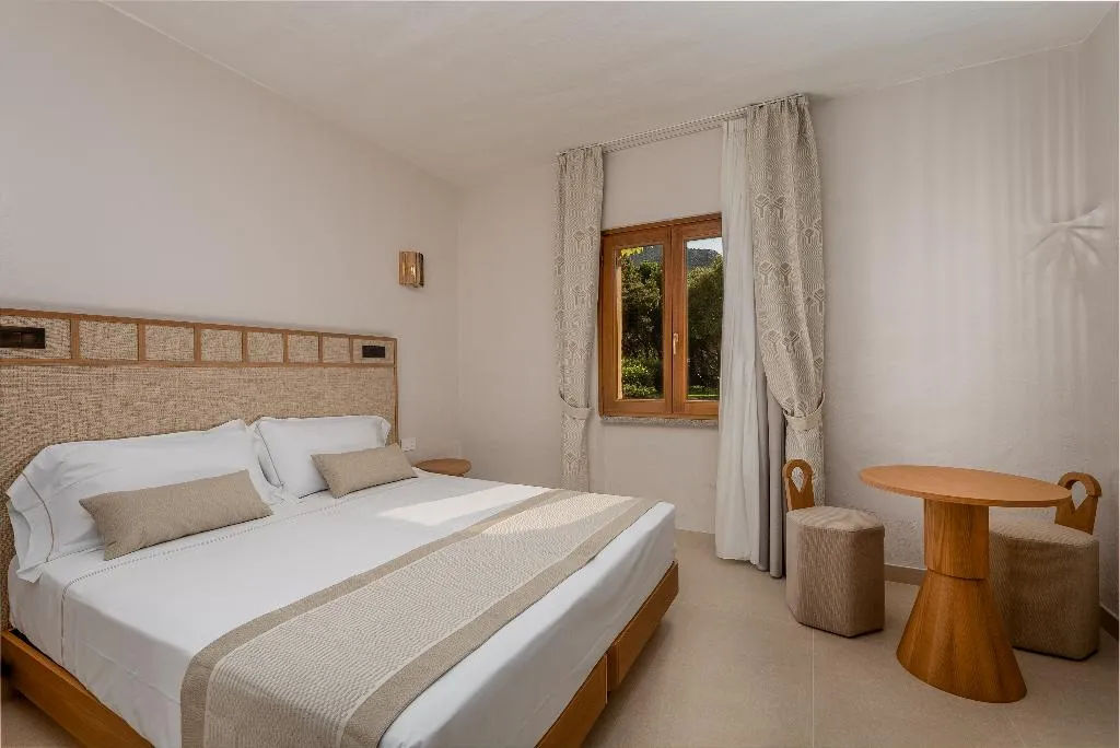 DOUBLE CLASSIC GARDEN VIEW Room, Rocce Sarde, Olbia