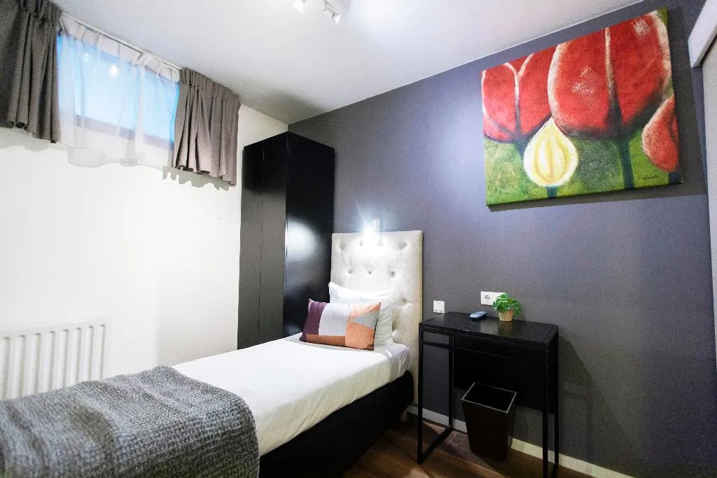 SINGLE ECONOMY Room, Quentin England Hotel, Amsterdam