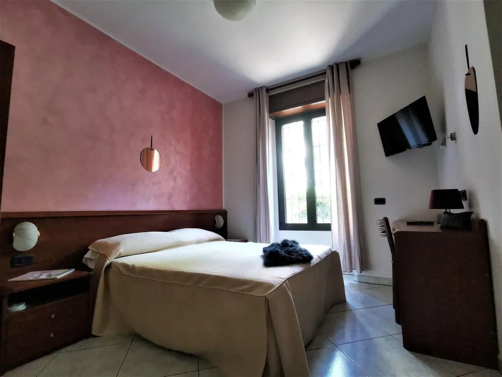 DOUBLE STANDARD Room, Hotel Venini, Milan