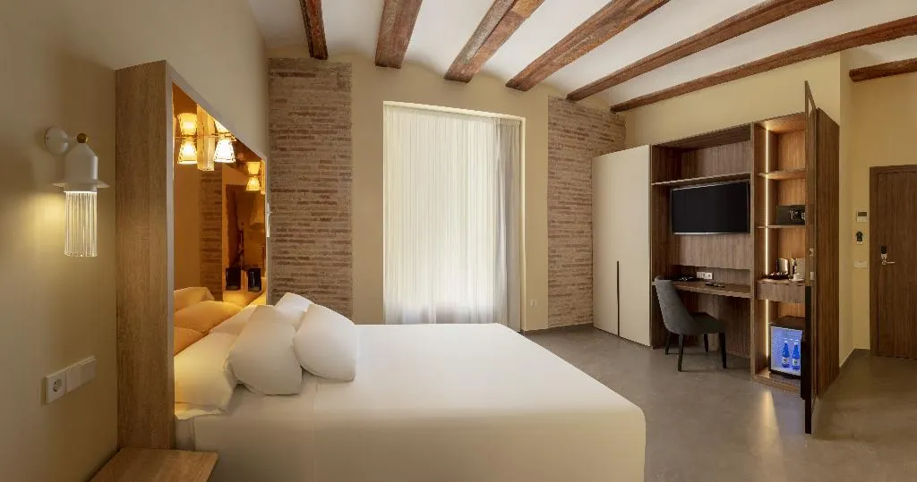 DOUBLE SUPERIOR Room, SH Suite Palace, Valencia