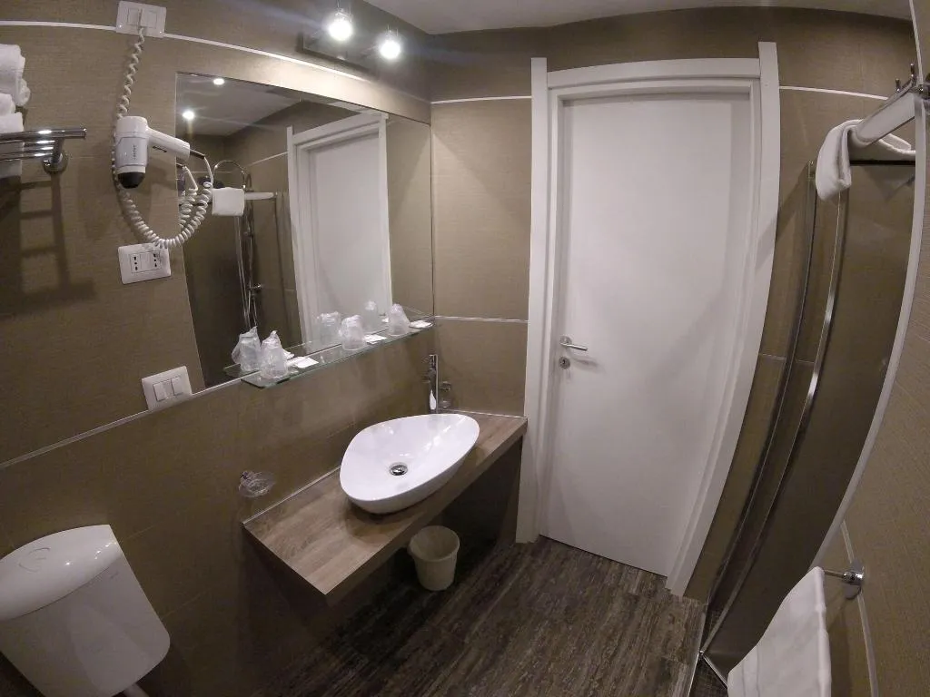 Room, Hotel Perugino, Milan