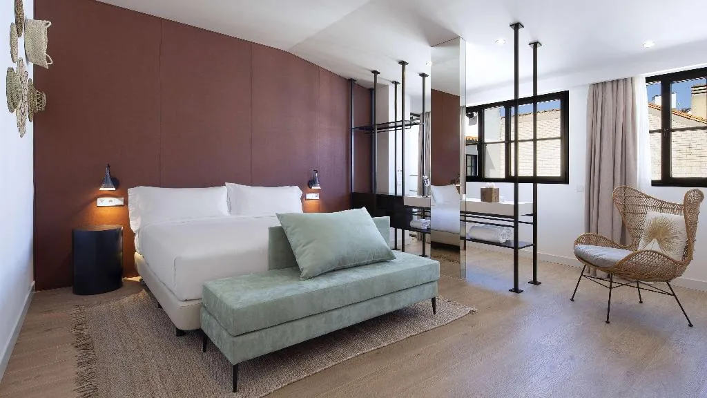 Room, Atocha Hotel Madrid, Tapestry Collection by Hilton, Madrid