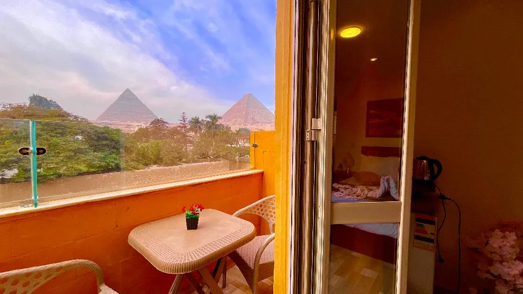 DOUBLE SUPERIOR KING BED Room, Nemes Pyramids View Inn, Cairo