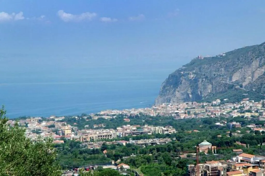 General view, B&B Villevieille, Naples
