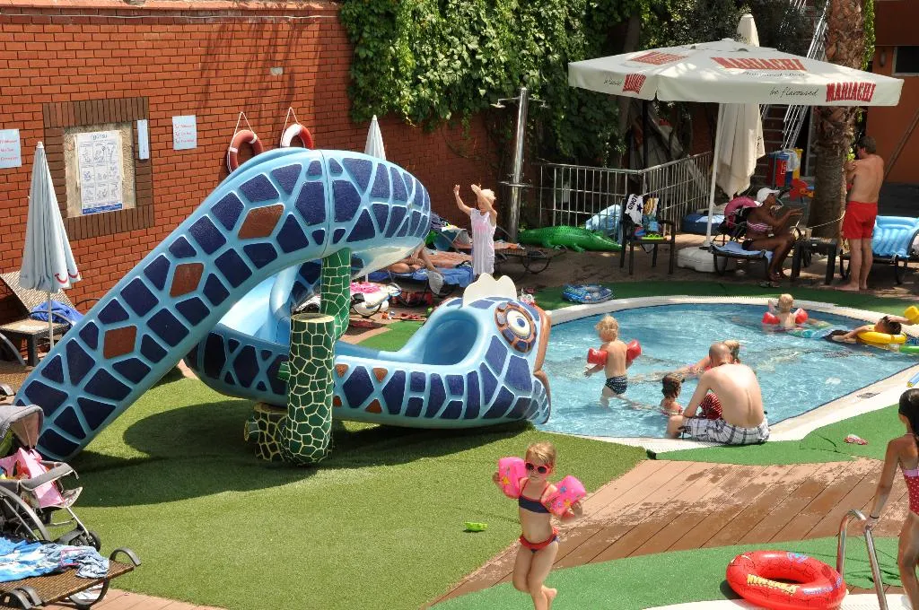 Pool, Fougere, Antalya