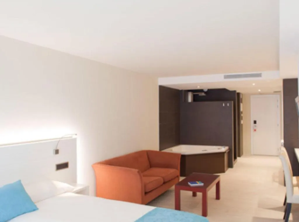 Room, La Terrassa, Costa Brava