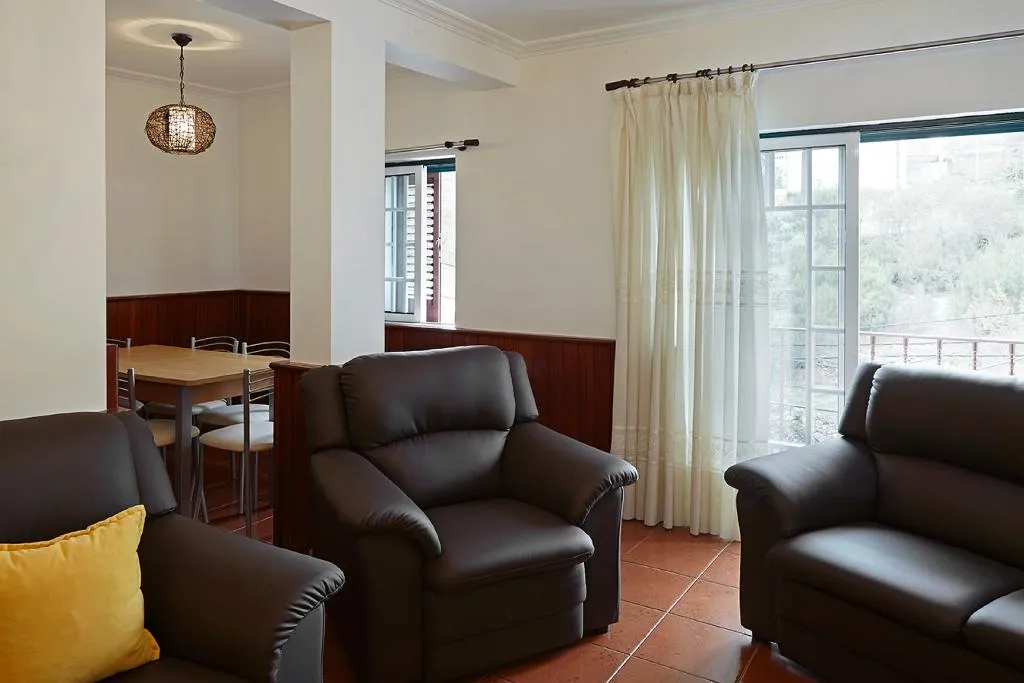 APARTMENT CAPACITY 10 Room, Abrigo Da Montanha Guest House, Porto