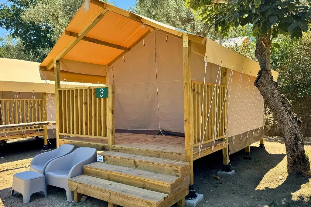 LODGE ONE BED Room, Hostel & Glamping Santa Fortunata, Naples