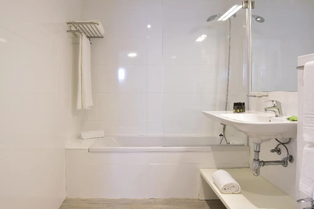APARTMENT PREMIUM ONE BEDROOM Room, Aqualuz Lagos by The Editory, Algarve