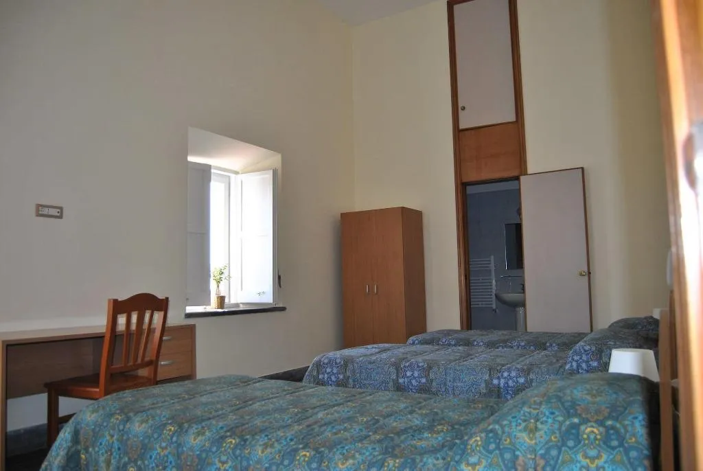 Room, Casa Tolentino, Naples
