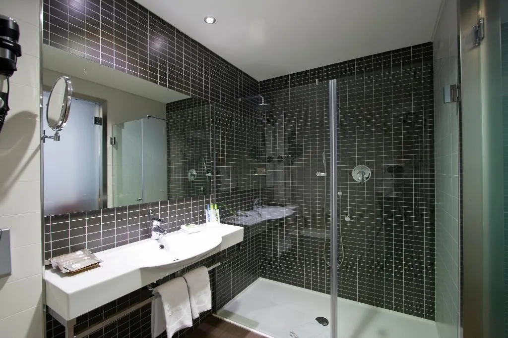 QUADRUPLE STANDARD Room, Axor Barajas, Madrid