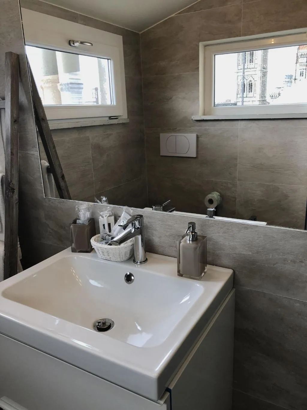 Room, Il Perseo, Florence