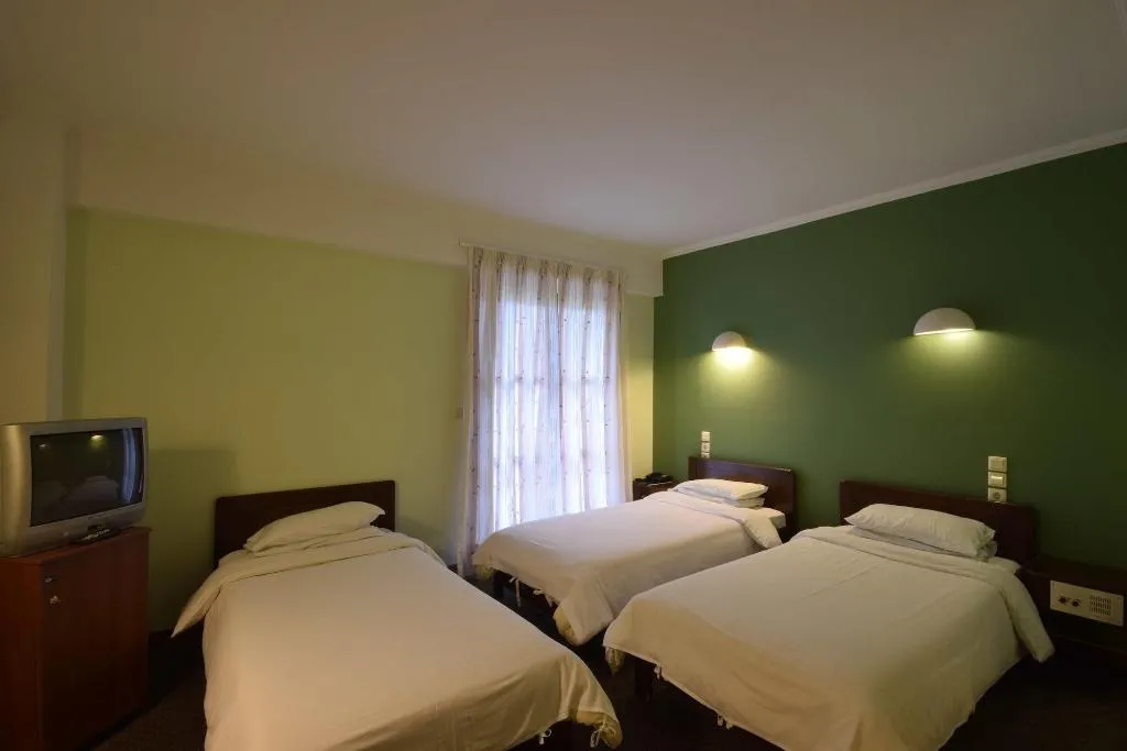 Room, Mont Helmos, Athens