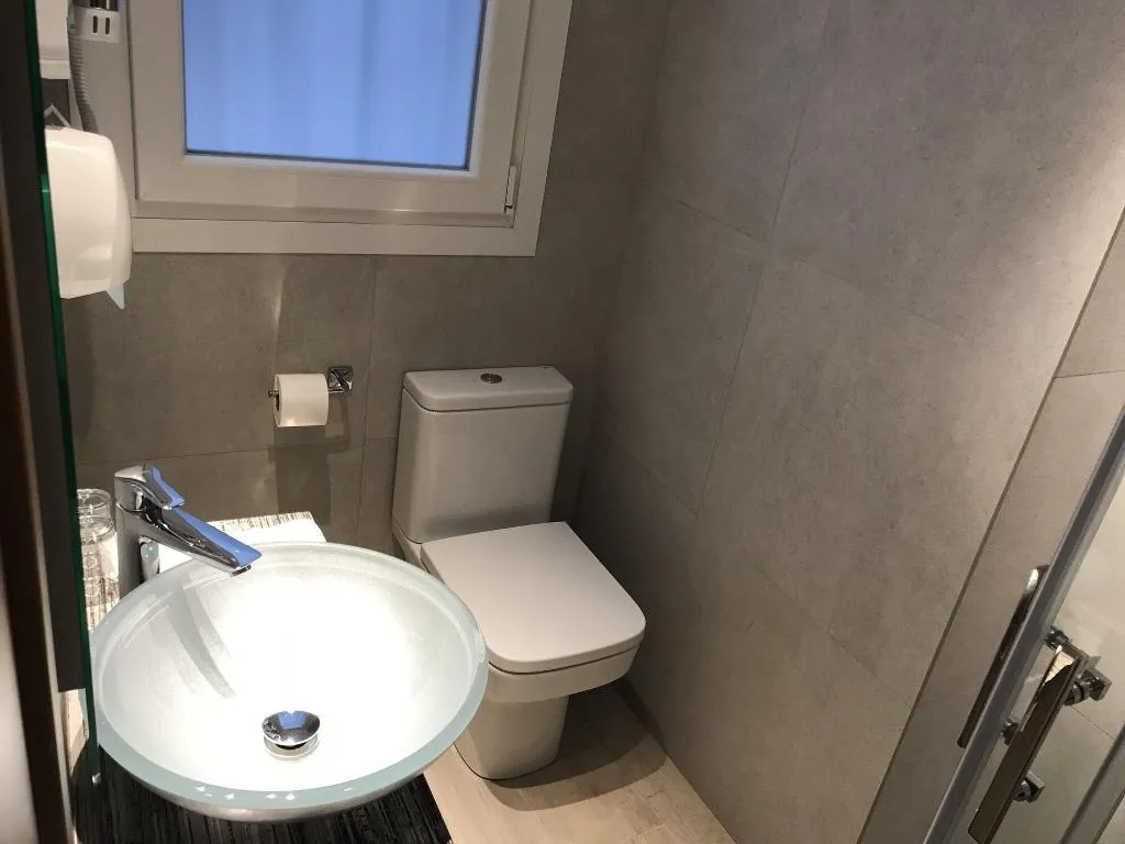 Room, Hostal Cervelo, Madrid