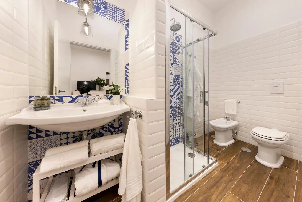 DOUBLE CAPACITY 4 Room, Eleonora's Suites Naples, Naples