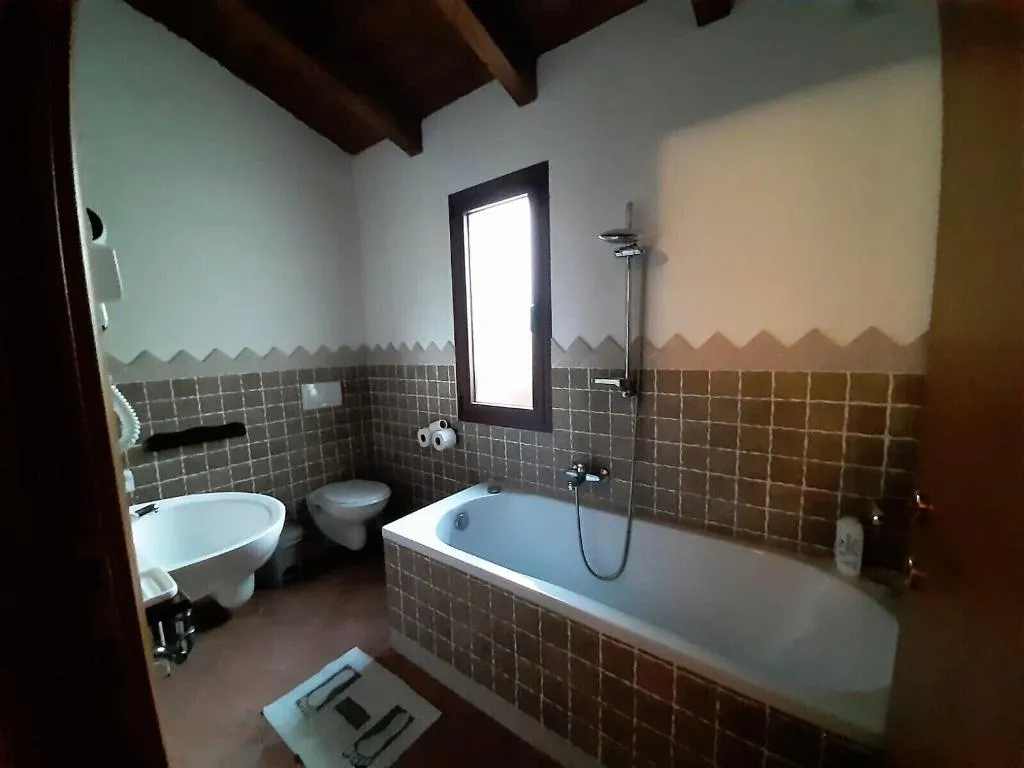 Room, B&B Su Donnigheddu, Olbia