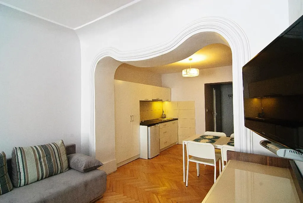 STUDIO CAPACITY 3 Room, P&J Tourist Apartments, Krakow