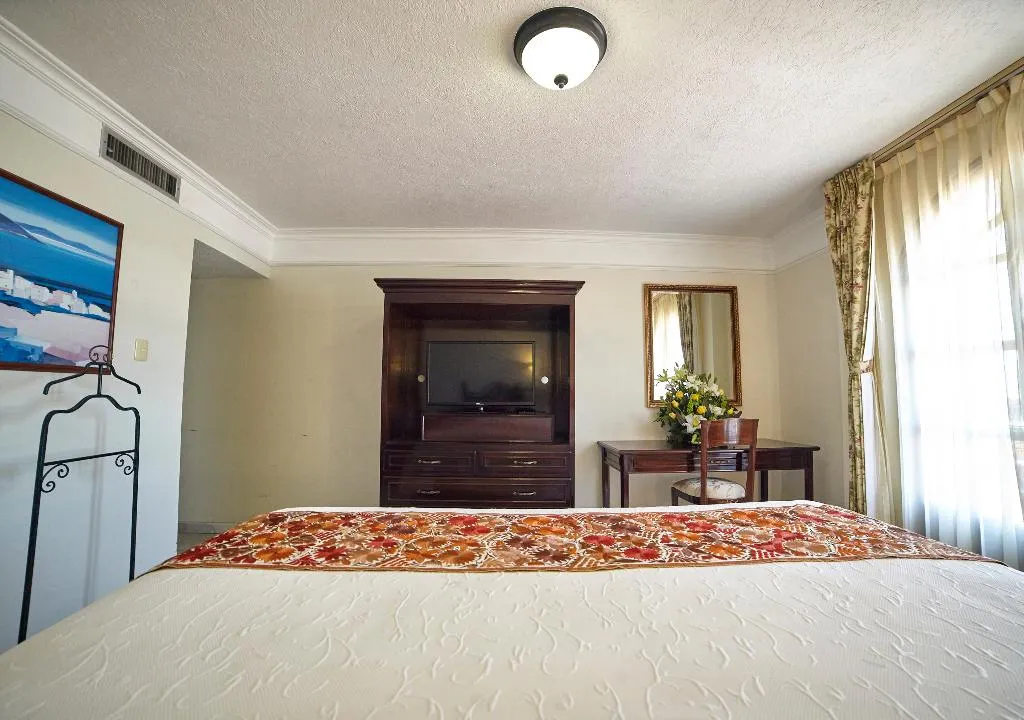 SUITE STANDARD Room, Hotel Francis Drake, Cancun Area