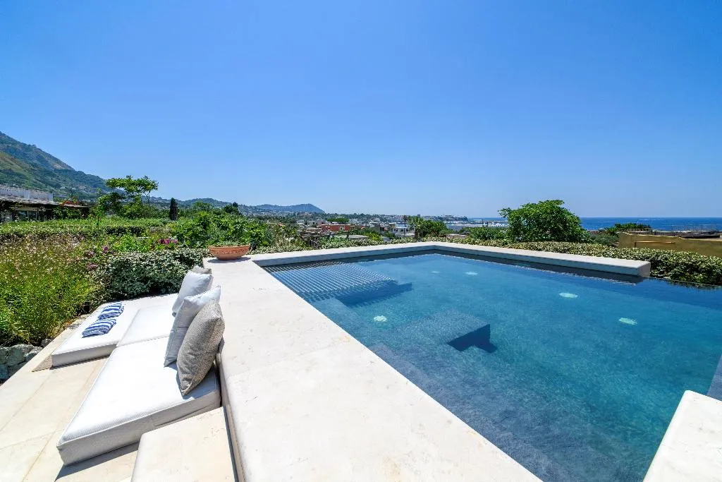 VILLA FIVE BEDROOMS WITH MORE THAN THREE BATHROOMS Room, Orablu Exclusive Villas, Naples