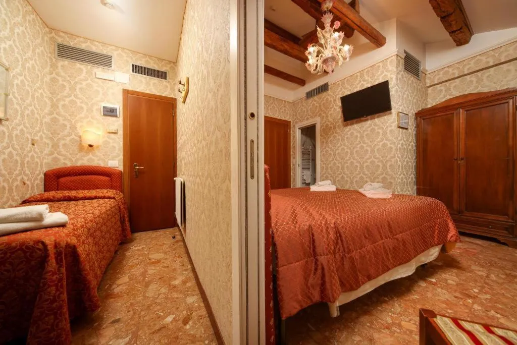 TRIPLE STANDARD Room, Da Bruno, Venice