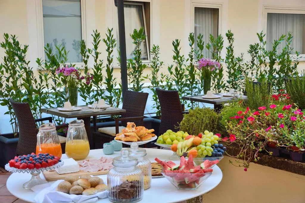 Terrace, Hotel Lloyd Roma, Rome