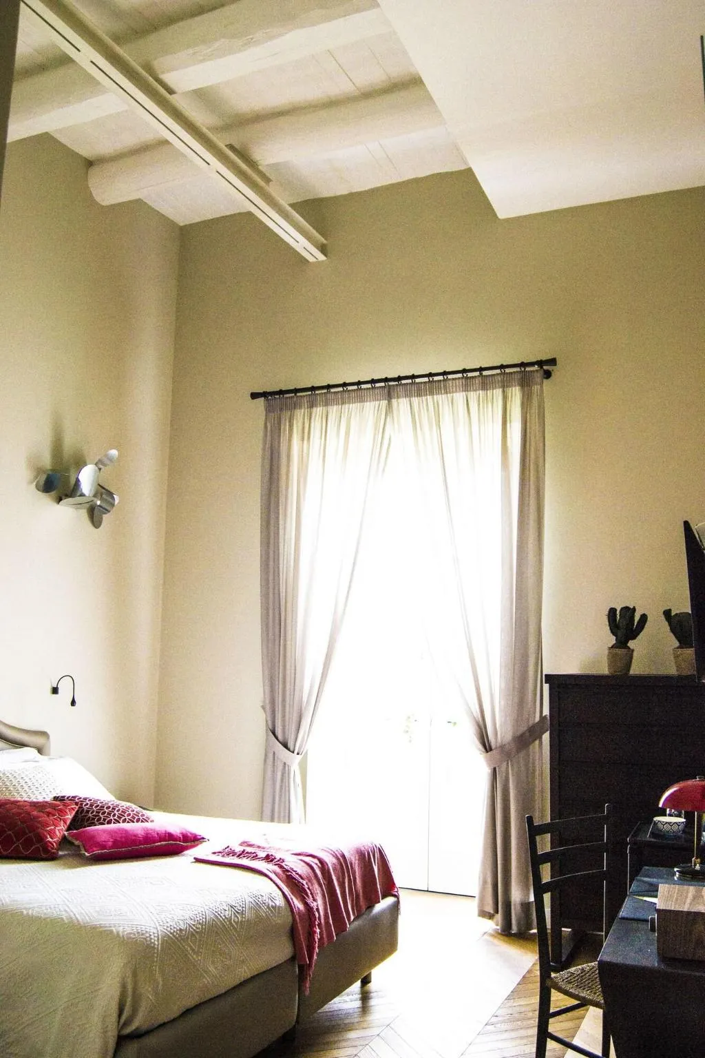 Room, Accademia 39, Naples