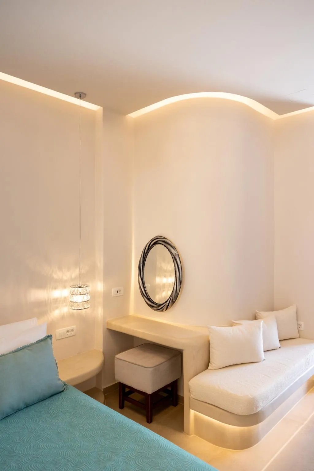 SUITE WITH JACUZZI Room, Hotiday Santorini Mesaria, Santorini