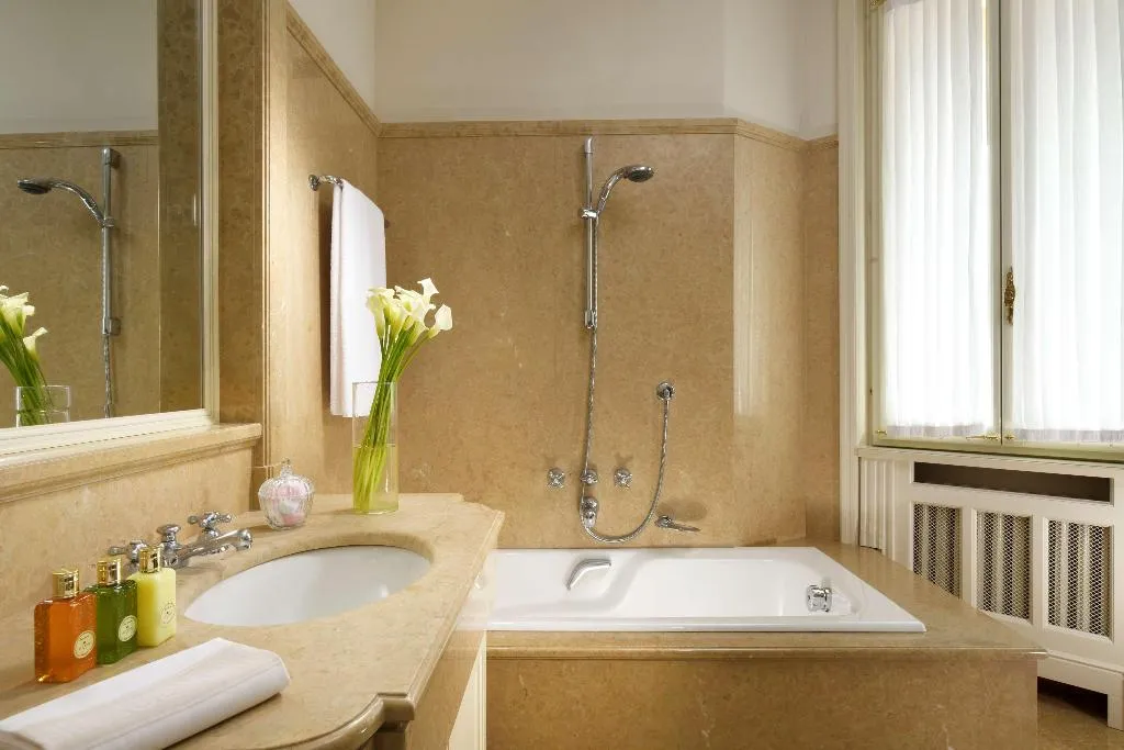 Room, Villa Cortine Palace Hotel, Milan