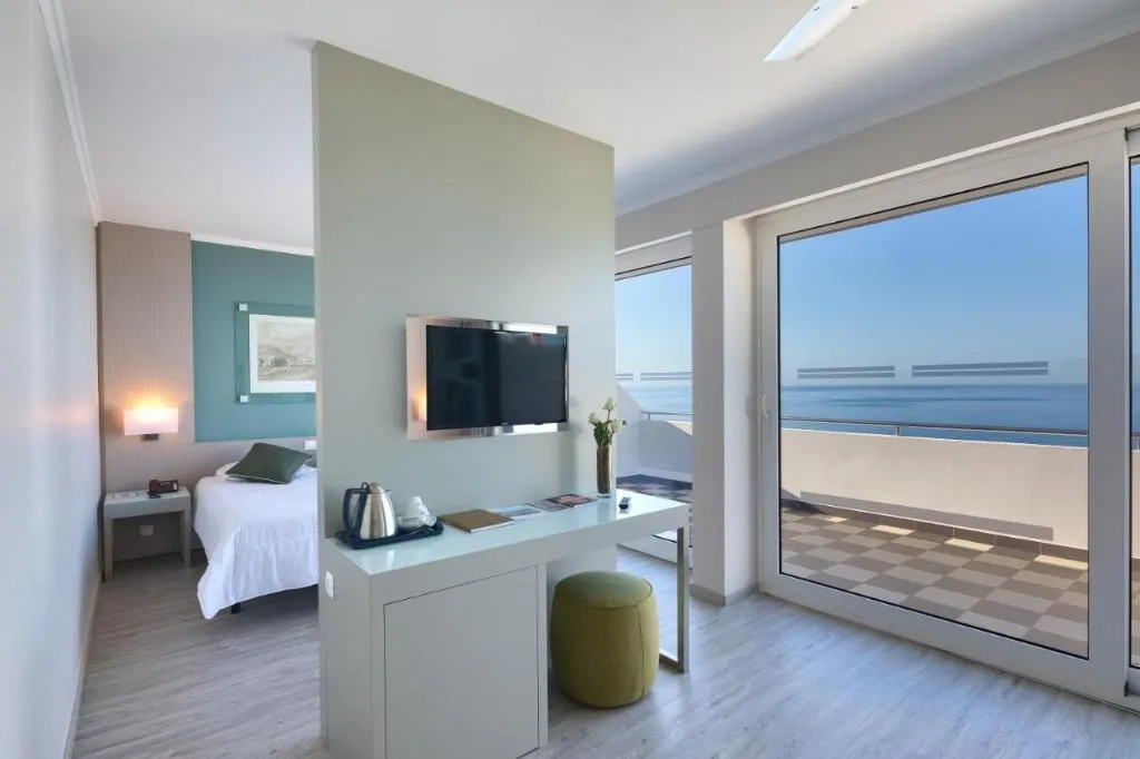 Double or Twin SUPERIOR OCEAN VIEW Room, Orca Praia, Madeira
