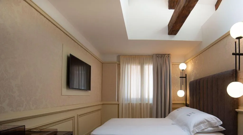 Room, Eight Hotel Venezia, Venice