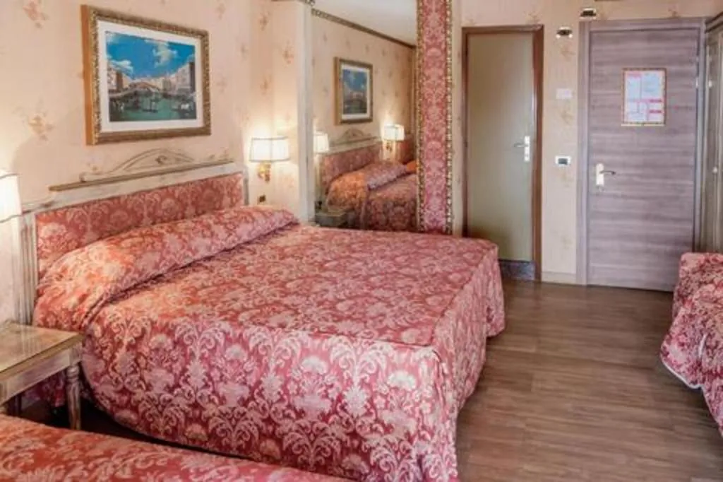 TRIPLE STANDARD Room, Venezia Hotel, Venice