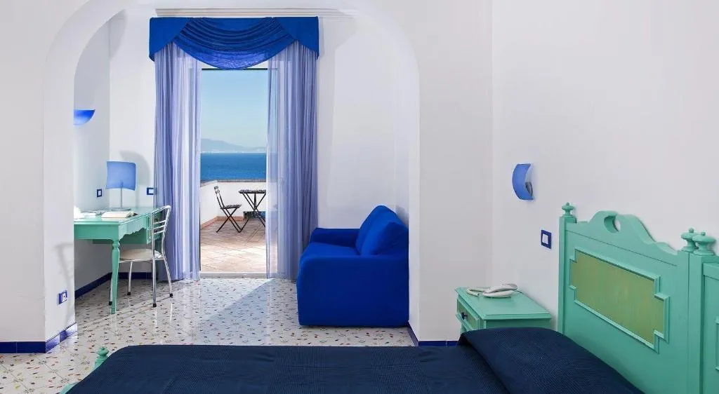 Room, Le Terrazze, Naples