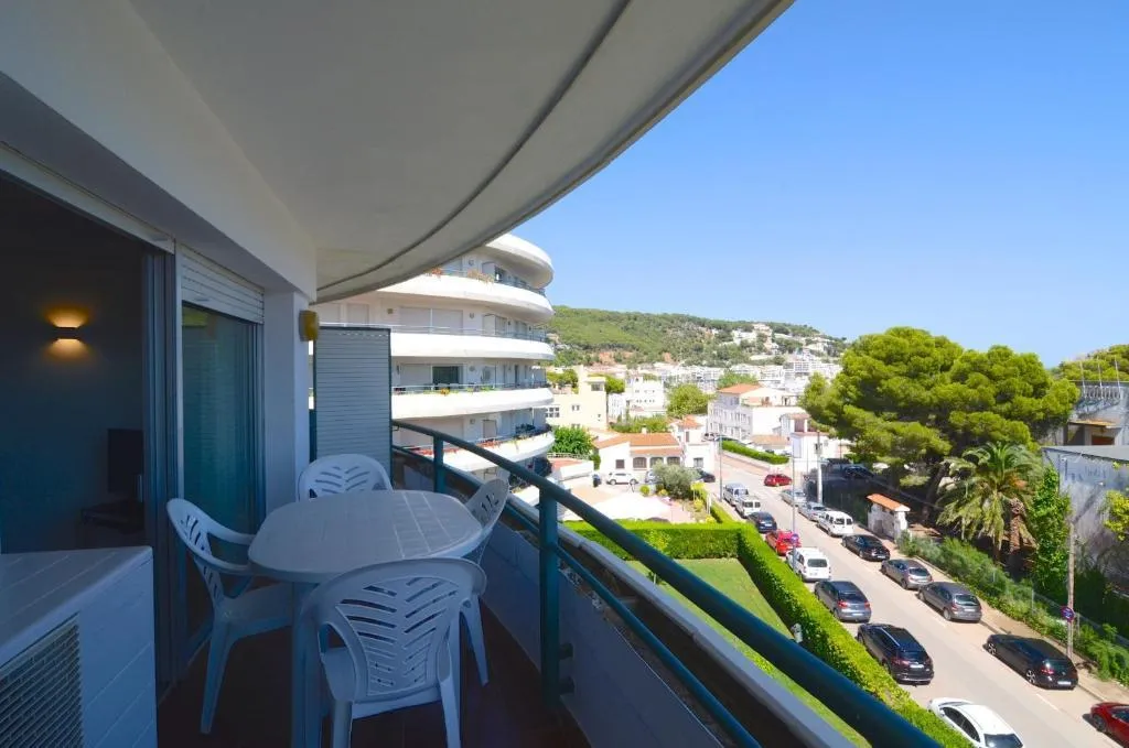 APARTMENT CAPACITY 6 TWO BEDROOMS Room, Medes Park, Costa Brava