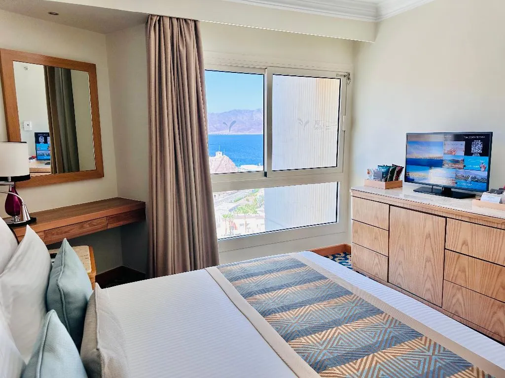 SUITE KING SIZE BED Room, Steigenberger Hotel & Nelson Village, Red Sea Riviera
