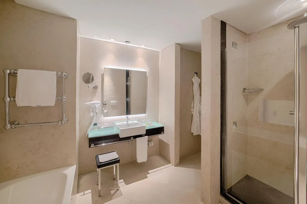 DOUBLE PREMIUM Room, NH Napoli Panorama, Naples