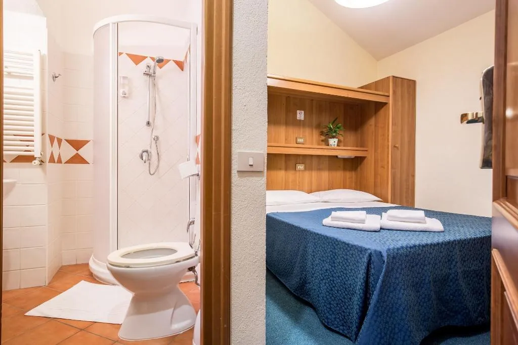 Room, Trastevere, Rome