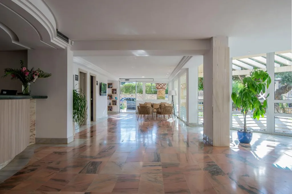 Lobby, Smy Portocolom, Majorca