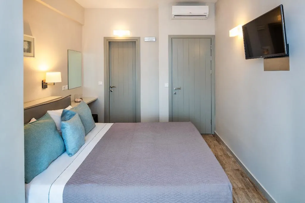 Double or Twin SUPERIOR Room, Fomithea, Santorini