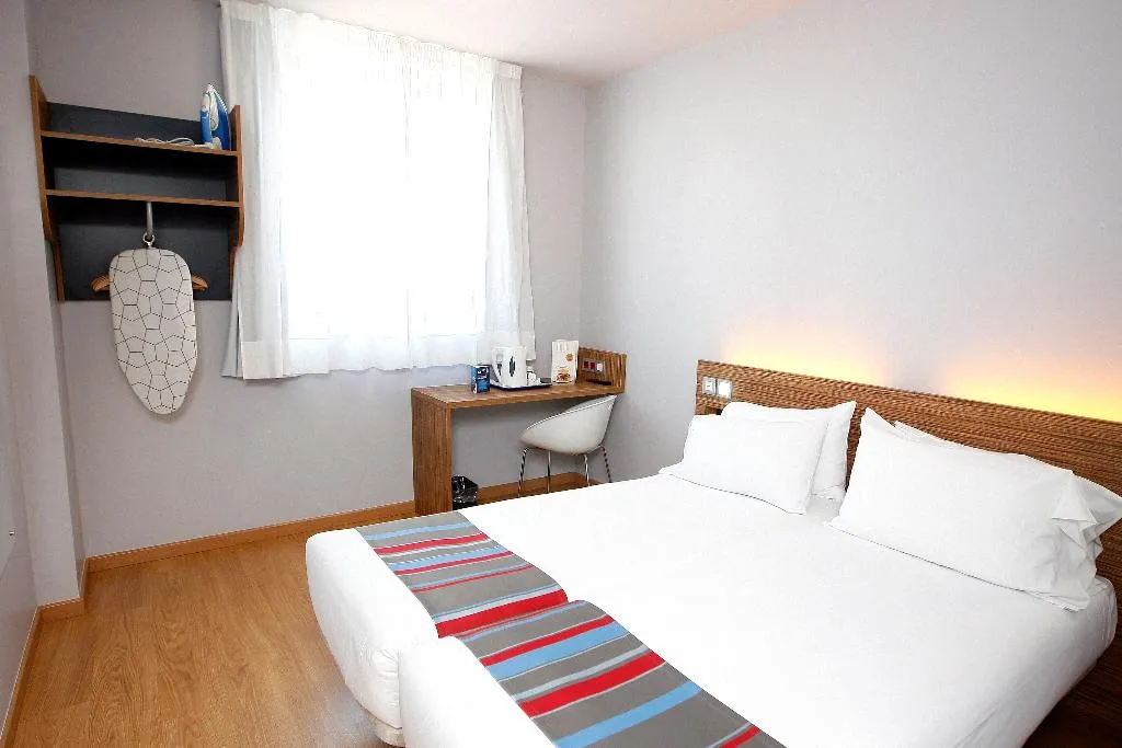TWIN CAPACITY 1 Room, Travelodge Valencia Aeropuerto, Valencia