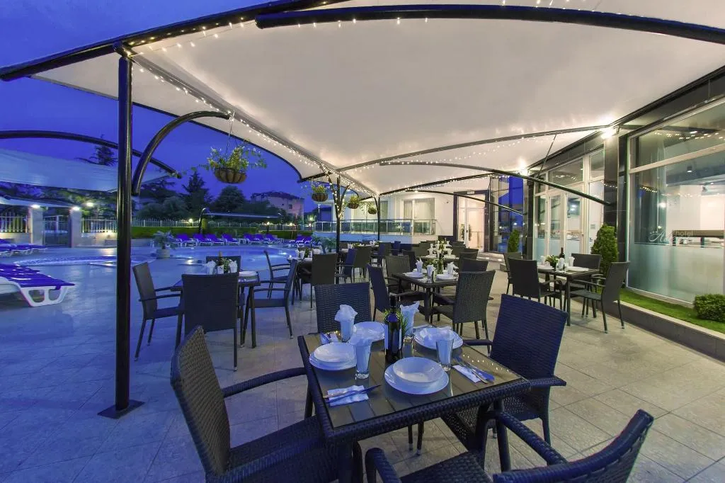 Restaurant, Family Hotel Adena, Bourgas