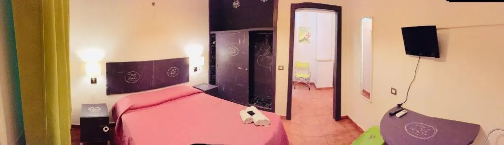 Room, Scilla e Cariddi Bed&Breakfast, Catania