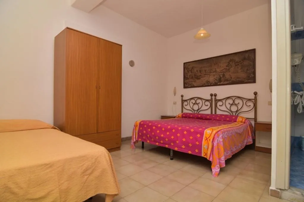 Room, Villa Fiorentina, Naples