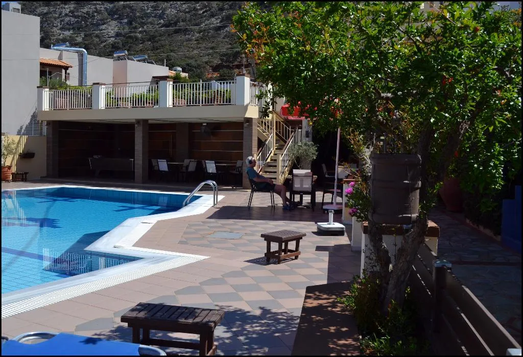Pool, La Luna Apartments, Crete
