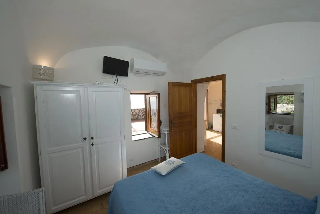 Room, Marina del Cantone Chalet, Naples