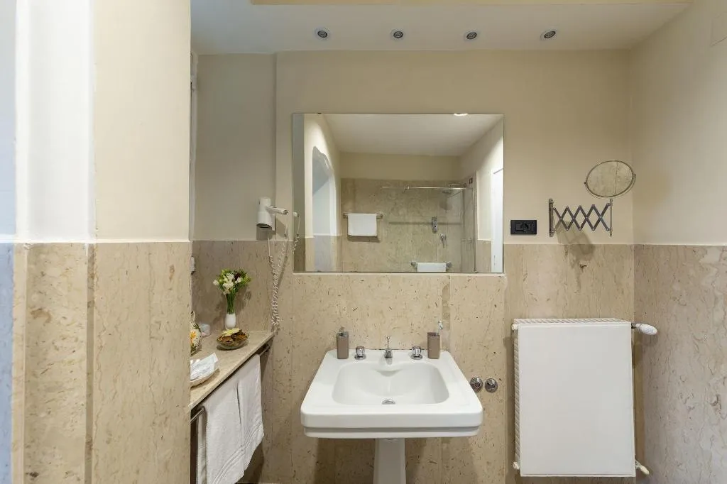 Room, B&B Il Ventre di Napoli, Naples