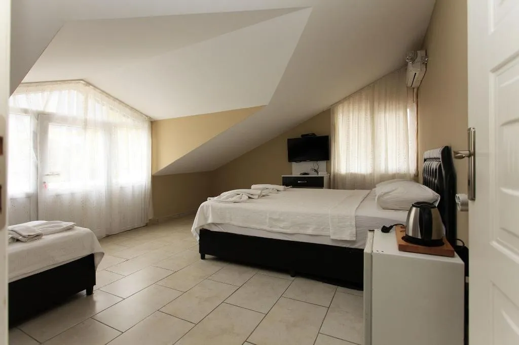 Room, Green Peace, Dalaman