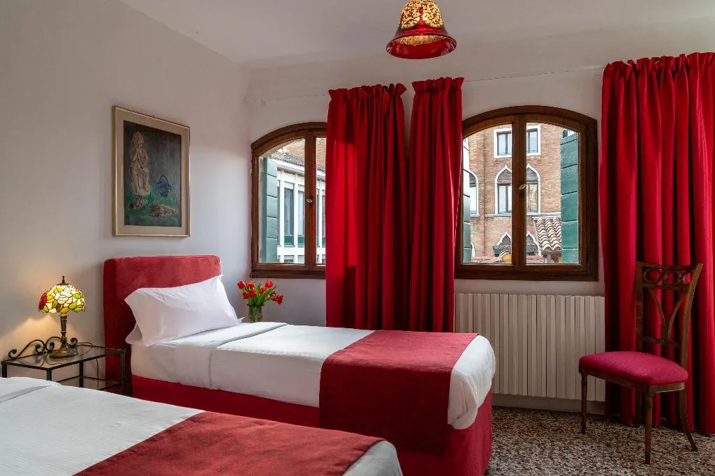 APARTMENT WITH TERRACE Room, Palazzo Sanluca, Venice