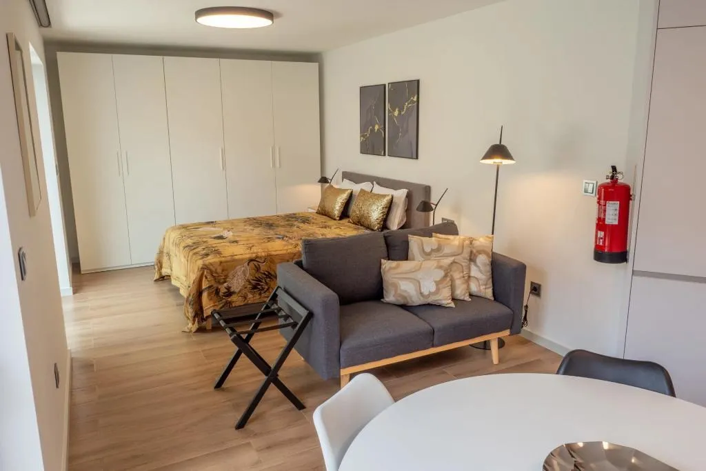 STUDIO DELUXE WITH TERRACE Room, Ria Centrum - Smart Residence, Porto