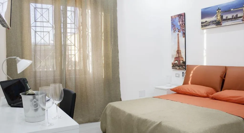 Room, Beatrice Home B&B, Naples