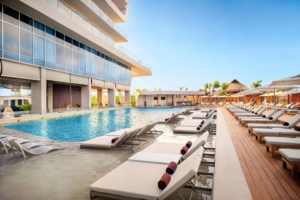 Sports and Entertainment, Hyatt Vivid Grand Island, Cancun Area
